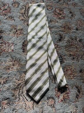 Moschino Designer Luxury 100% Silk Tie NWOT Wedding Formal Business